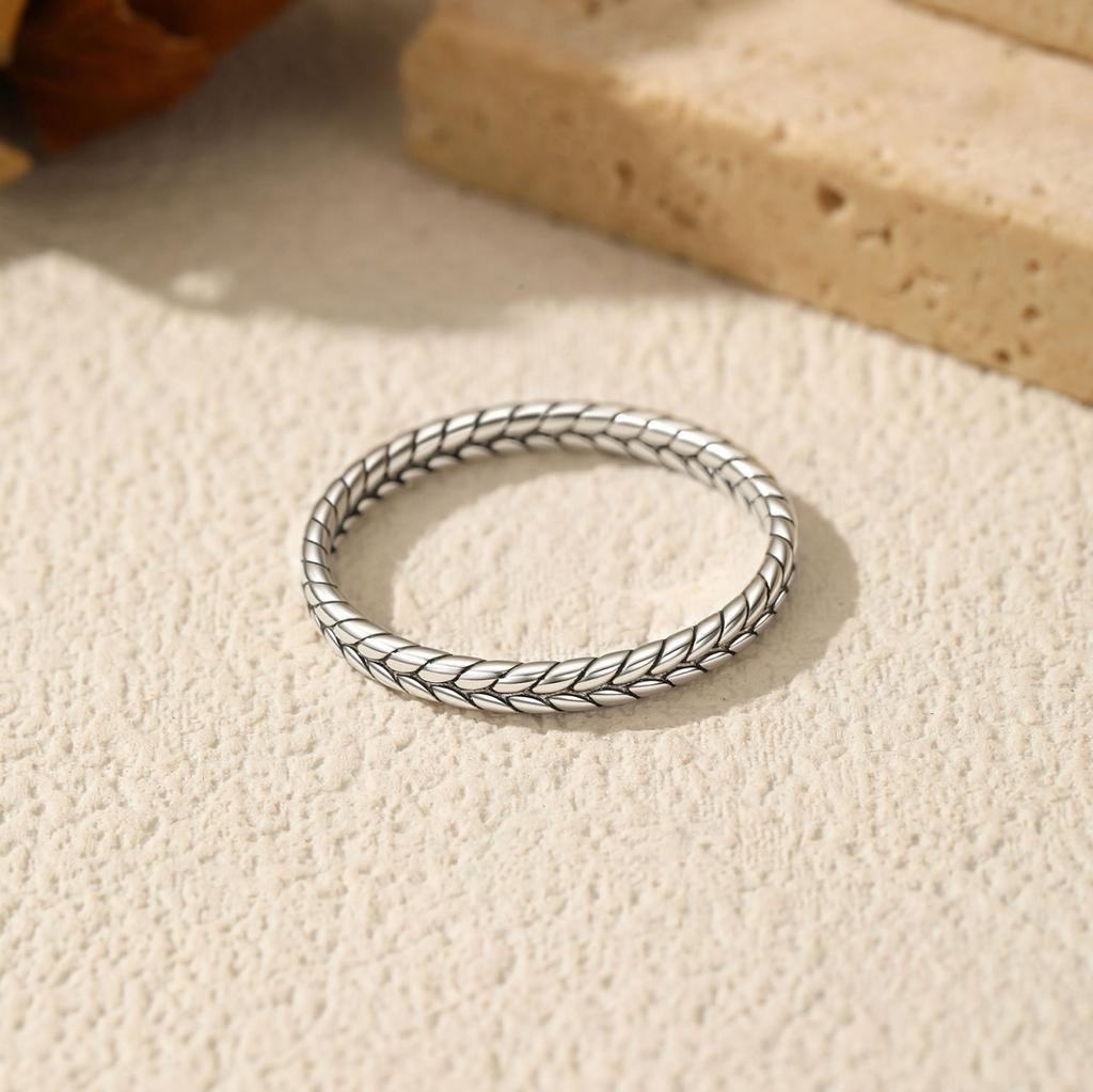 925 Sterling Silver Vintage Twist Ring