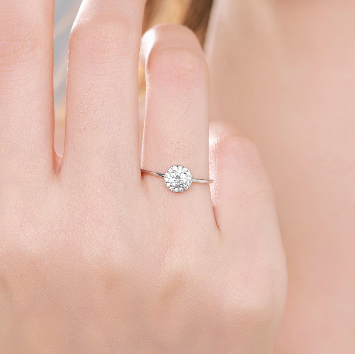 925 Sterling Silver Sparkling Engagement Ring